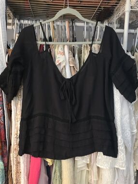 American Eagle Outfitters Black Cold-Shoulder Tie-Front Blouse